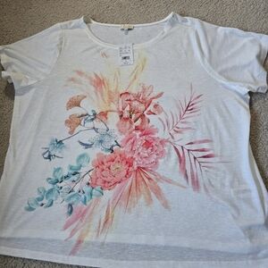NWT Laura Plus Floral Tee – Size 3X / 22 Printed Front & Back